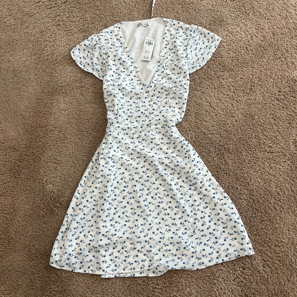 Hollister Size Small Floral Wrap Dress